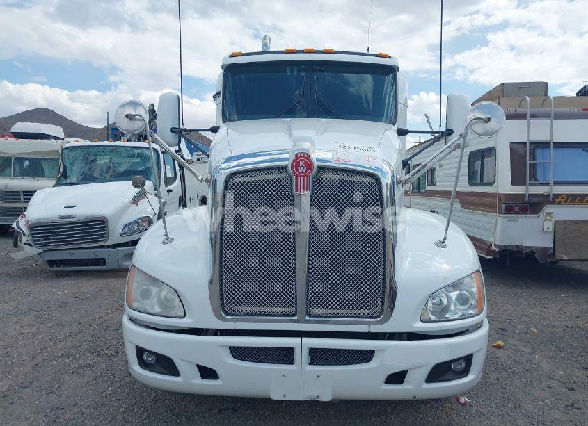 Photo 15 of 2014 Kenworth Construction T660 (VIN 1XKAD48X4EJ414194)
