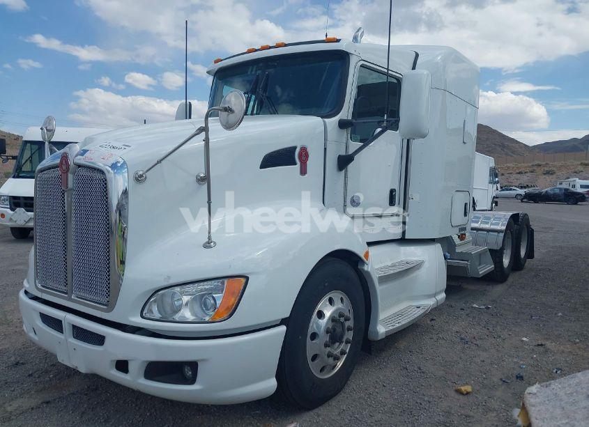 Photo 2 of 2014 Kenworth Construction T660 (VIN 1XKAD48X4EJ414194)