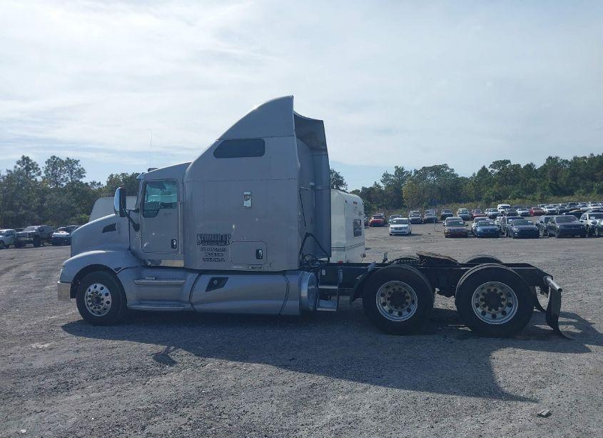 Photo 14 of 2015 Kenworth Construction T660 (VIN 1XKAD49X4FJ446014)