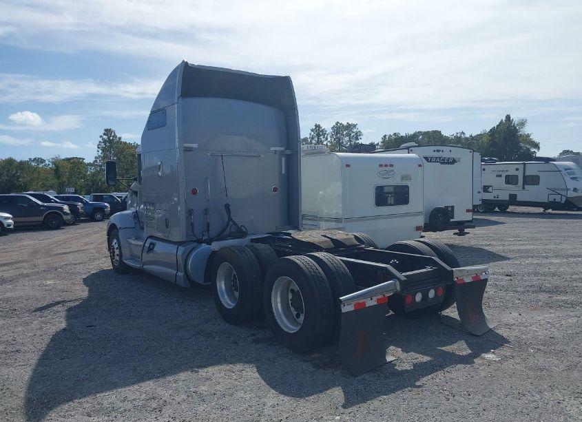 Photo 3 of 2015 Kenworth Construction T660 (VIN 1XKAD49X4FJ446014)