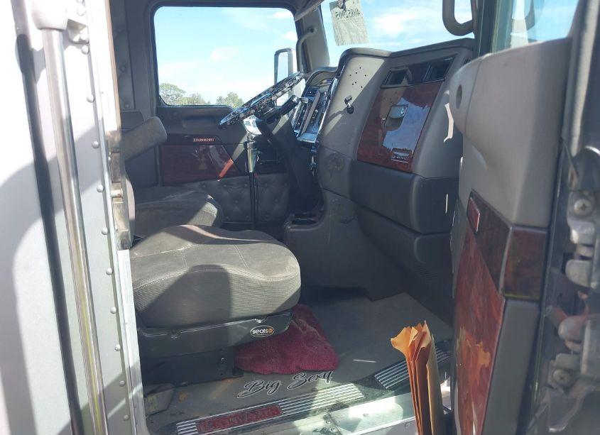 Photo 7 of 2015 Kenworth Construction T660 (VIN 1XKAD49X4FJ446014)