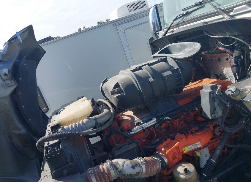 Photo 9 of 2015 Kenworth Construction T660 (VIN 1XKAD49X4FJ446014)