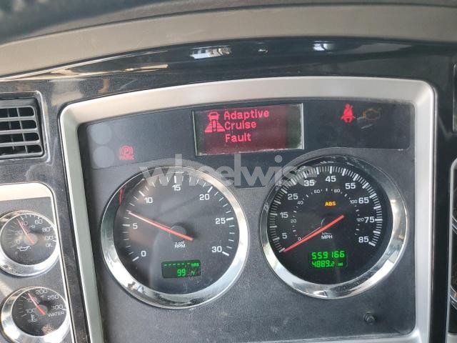 Photo 5 of 2015 KENWORTH T660 SEMI TRUCK (VIN 1XKAD49X6FJ425407)