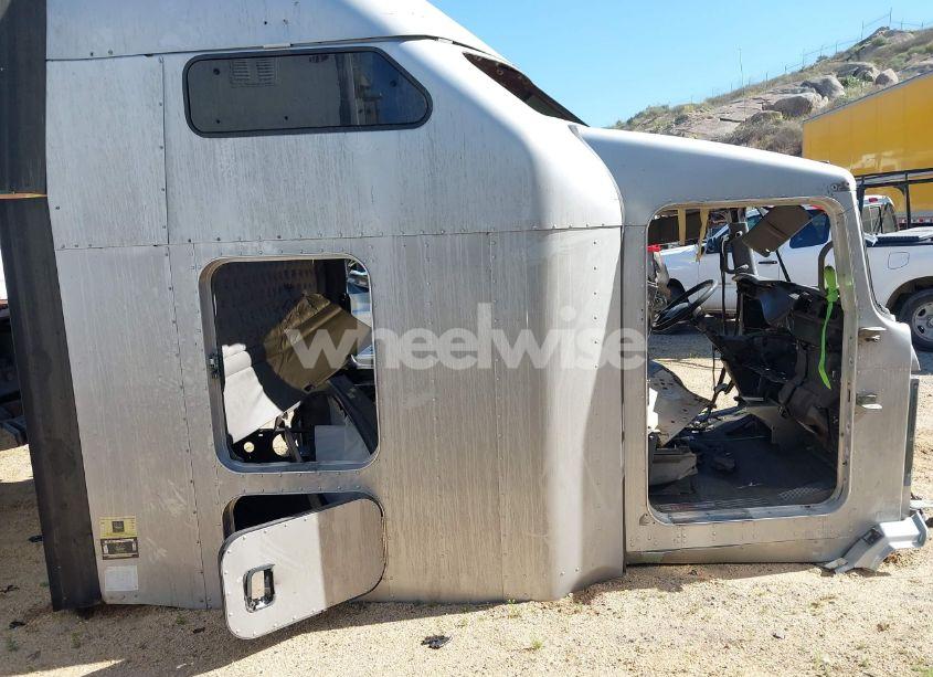 Photo 14 of 2013 Kenworth Construction T660 (VIN 1XKAD49X7DJ345532)