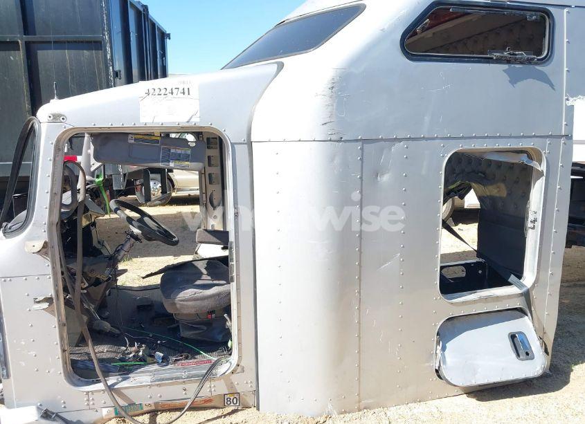 Photo 15 of 2013 Kenworth Construction T660 (VIN 1XKAD49X7DJ345532)