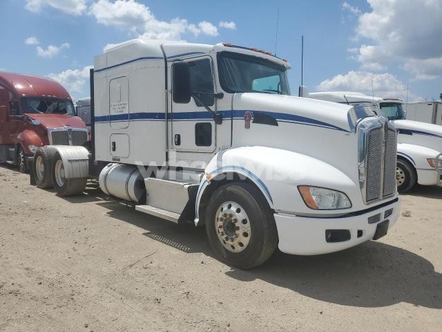 2015 KENWORTH T660 SEMI TRUCK (VIN 1XKAD49X9FJ425403) main photo