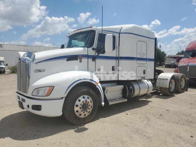 Photo 10 of 2015 KENWORTH T660 SEMI TRUCK (VIN 1XKAD49X9FJ425403)