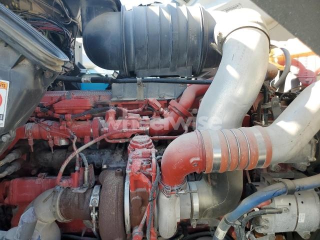 Photo 7 of 2015 KENWORTH T660 SEMI TRUCK (VIN 1XKAD49X9FJ425403)