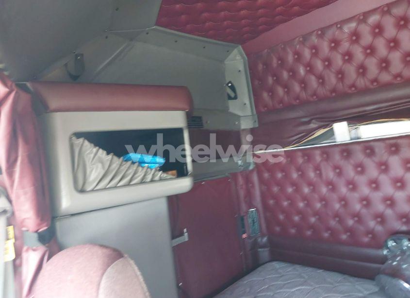 Photo 6 of 2013 Kenworth Construction T660 (VIN 1XKADP9X6DJ336239)