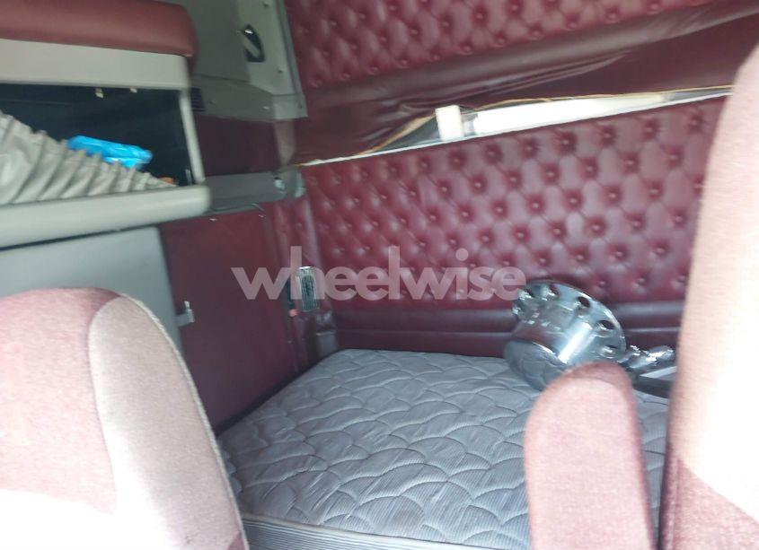 Photo 7 of 2013 Kenworth Construction T660 (VIN 1XKADP9X6DJ336239)