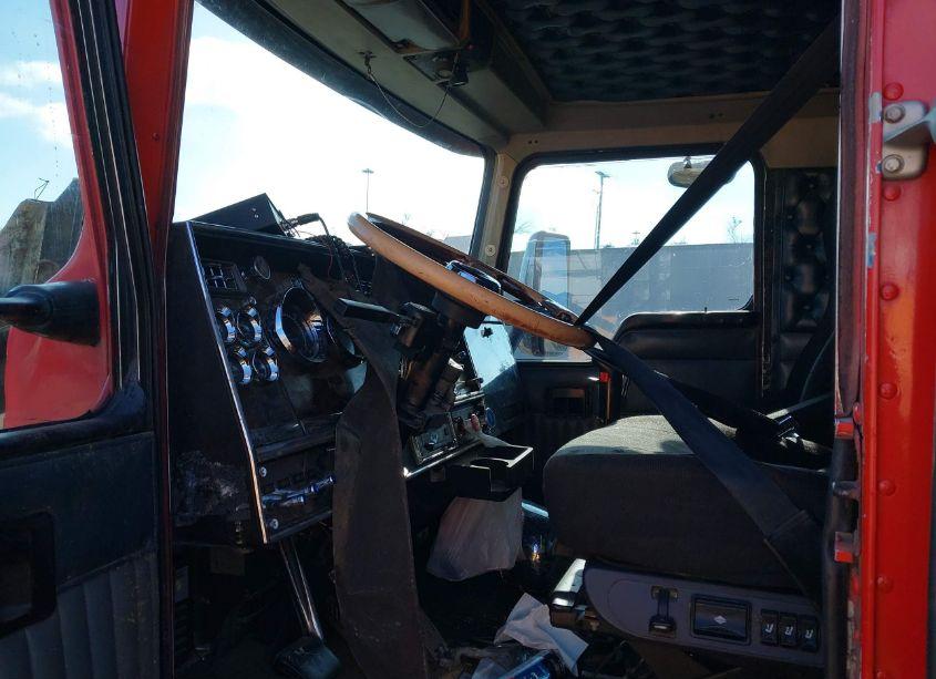 Photo 7 of 1993 Kenworth T600 T600 (VIN 1XKADR9X1PJ587864)