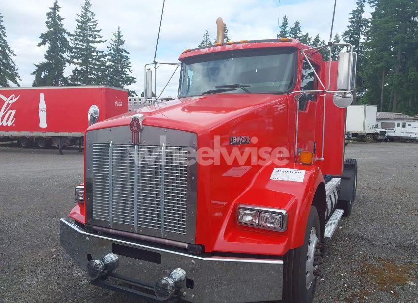 Photo 11 of 2012 Kenworth Construction T800 (VIN 1XKDD49X7CJ334381)