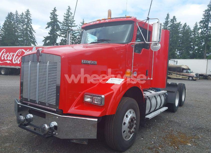 Photo 2 of 2012 Kenworth Construction T800 (VIN 1XKDD49X7CJ334381)
