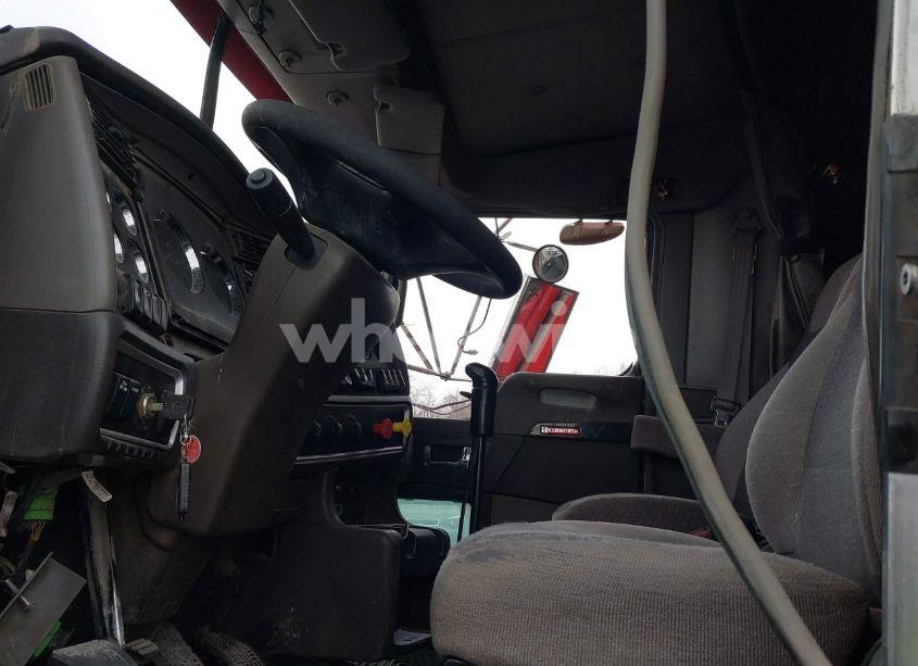 Photo 5 of 2007 Kenworth Construction T800 (VIN 1XKDD49X87J183749)