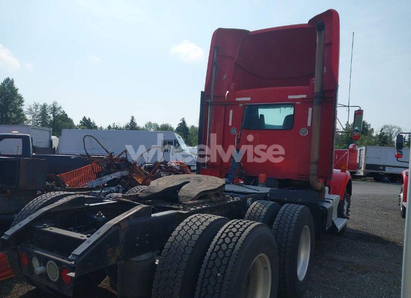 Photo 4 of 2012 Kenworth Construction T800 (VIN 1XKDD49X8CJ334387)