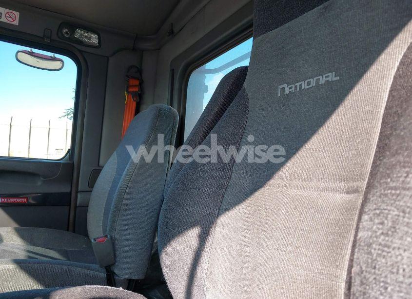 Photo 7 of 2012 Kenworth Construction T800 (VIN 1XKDD49X8CJ334387)