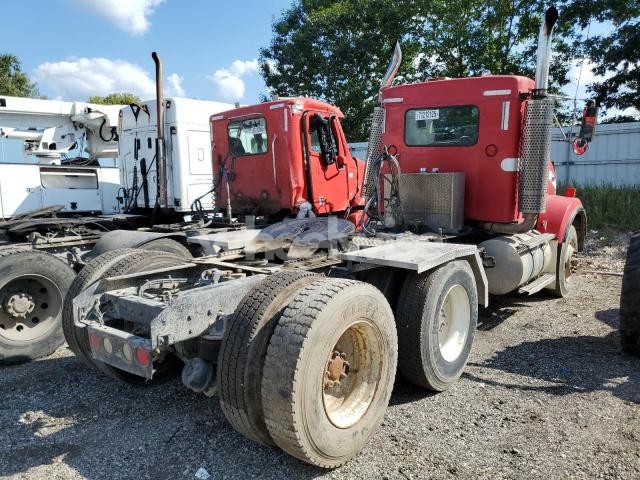 Photo 10 of 2007 KENWORTH T800 SEMI TRUCK (VIN 1XKDDB0X17J179530)