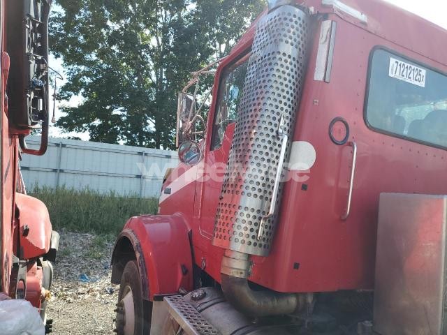 Photo 5 of 2007 KENWORTH T800 SEMI TRUCK (VIN 1XKDDB0X17J179530)