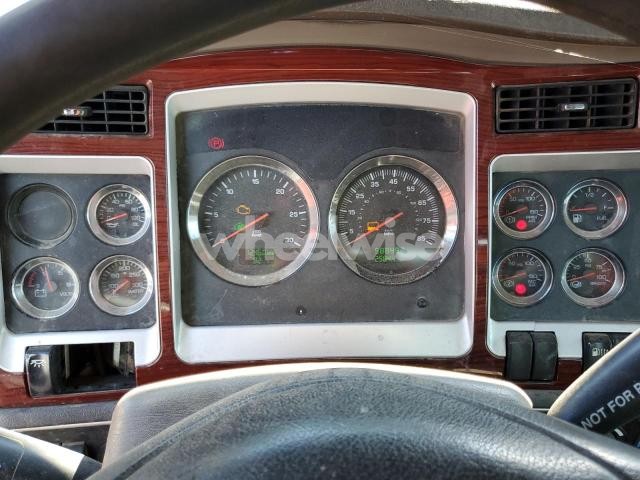 Photo 7 of 2007 KENWORTH T800 SEMI TRUCK (VIN 1XKDDB0X17J179530)