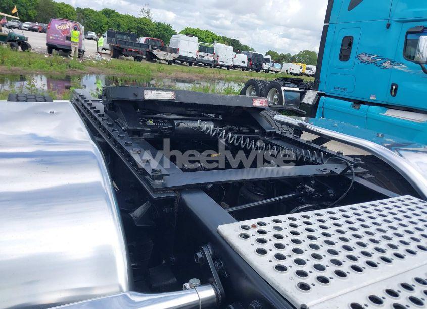 Photo 12 of 2015 Kenworth Construction T800 (VIN 1XKDDP9X2FJ422664)