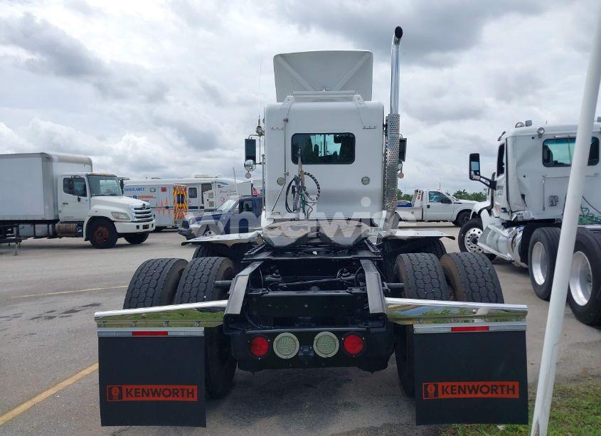 Photo 17 of 2015 Kenworth Construction T800 (VIN 1XKDDP9X2FJ422664)