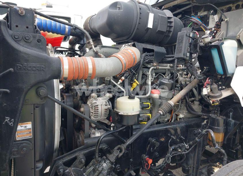 Photo 9 of 2015 Kenworth Construction T800 (VIN 1XKDDP9X2FJ422664)