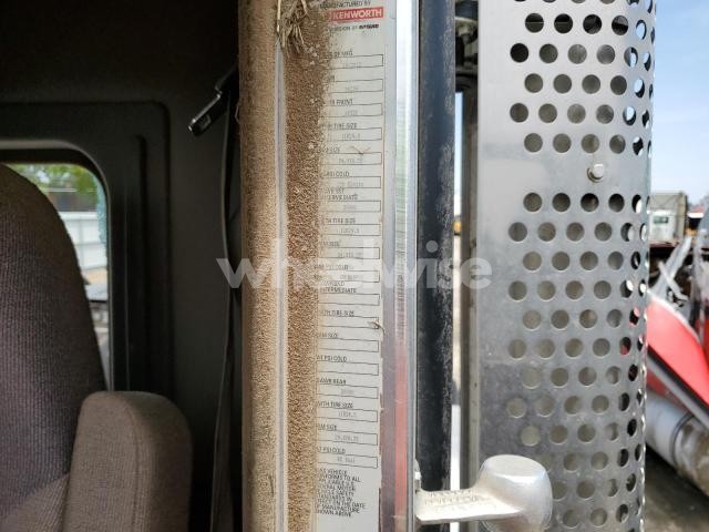 Photo 10 of 2013 KENWORTH T800 SEMI TRUCK (VIN 1XKDDP9X4DJ363999)
