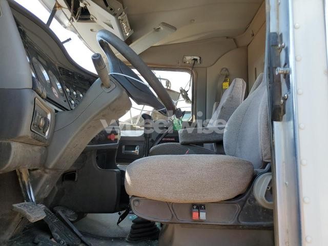 Photo 6 of 2013 KENWORTH T800 SEMI TRUCK (VIN 1XKDDP9X4DJ363999)