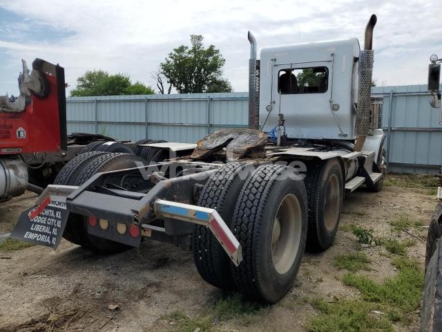 Photo 8 of 2013 KENWORTH T800 SEMI TRUCK (VIN 1XKDDP9X4DJ363999)