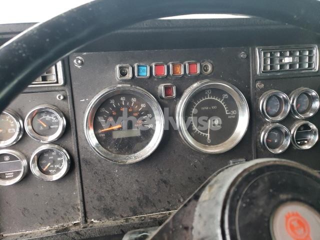 Photo 9 of 1988 KENWORTH T800 DUMP TRUCK (VIN 1XKDDR9X7JJ516110)