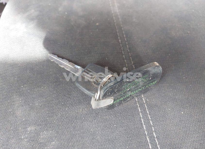 Photo 10 of 2002 Kenworth T800 T800 (VIN 1XKDDU9X52J893121)