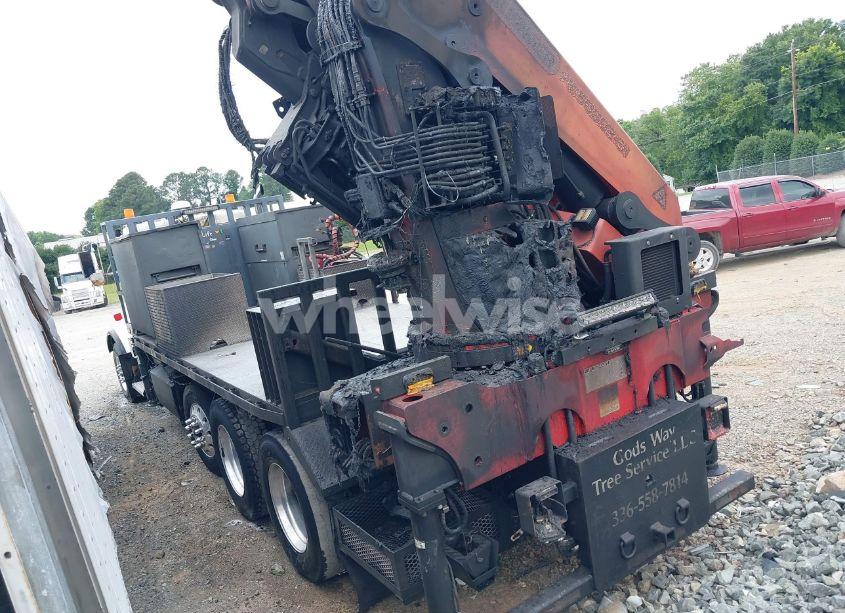 Photo 3 of 2006 Kenworth Construction T800 (VIN 1XKDP4EX76R151128)