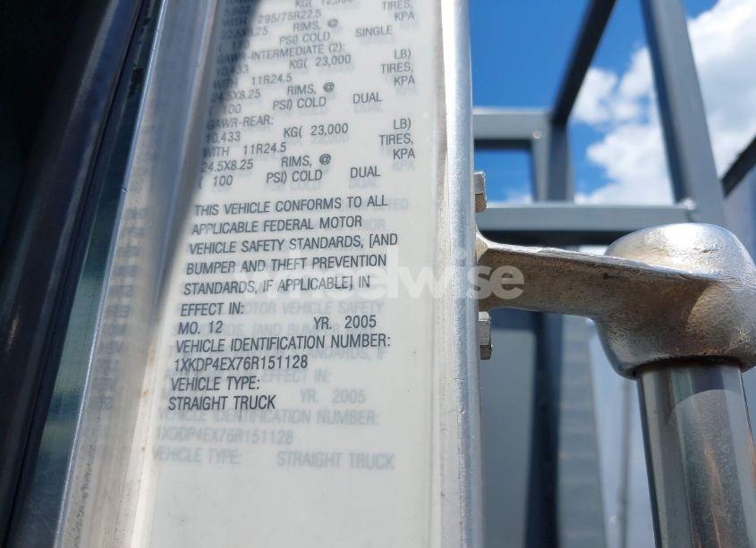 Photo 9 of 2006 Kenworth Construction T800 (VIN 1XKDP4EX76R151128)