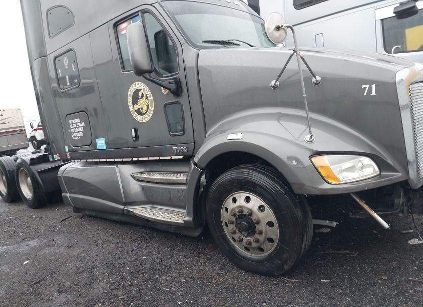 2013 Kenworth T700 T700 (VIN 1XKFD49X1DJ347766) main photo