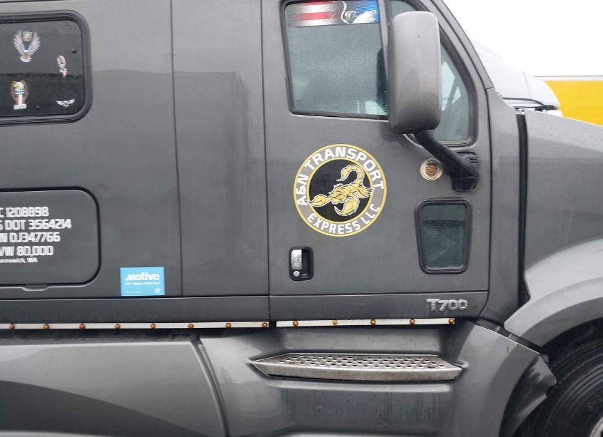 Photo 16 of 2013 Kenworth T700 T700 (VIN 1XKFD49X1DJ347766)