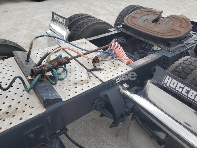 Photo 4 of 2012 KENWORTH CONSTRUCTION T700 (VIN 1XKFD49X5CJ326594)