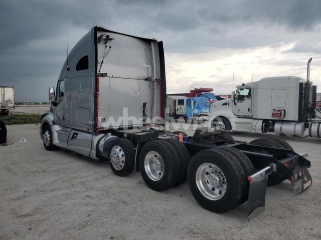 Photo 7 of 2012 KENWORTH CONSTRUCTION T700 (VIN 1XKFD49X5CJ326594)