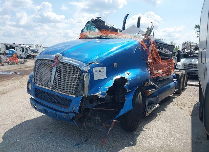 Photo 2 of 2009 Kenworth Construction T2000 (VIN 1XKTD49X89J219745)