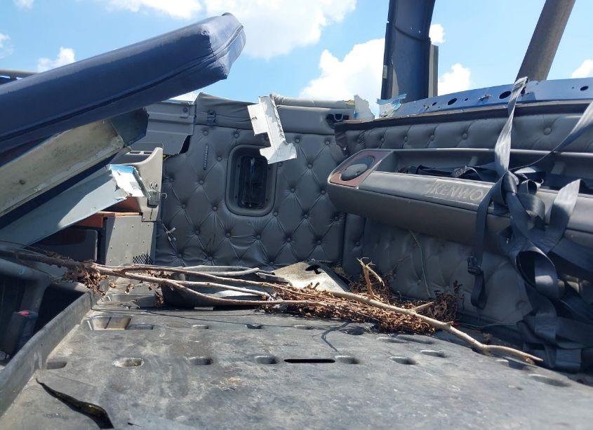 Photo 7 of 2009 Kenworth Construction T2000 (VIN 1XKTD49X89J219745)