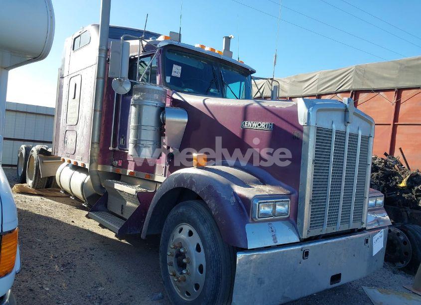 1997 Kenworth Construction W900 (VIN 1XKWD29X1VJ696223) main photo