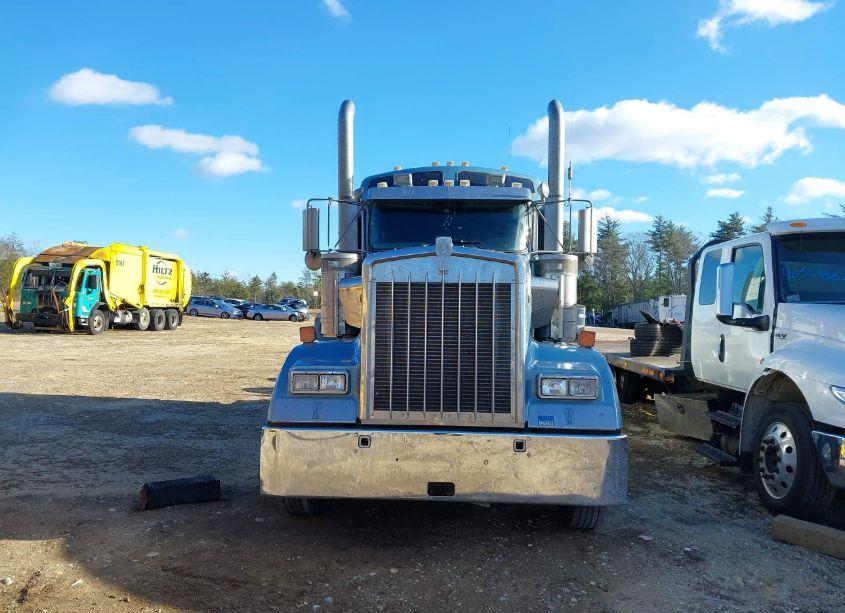 Photo 12 of 2018 Kenworth W900 N/A (VIN 1XKWD49X6JR209914)