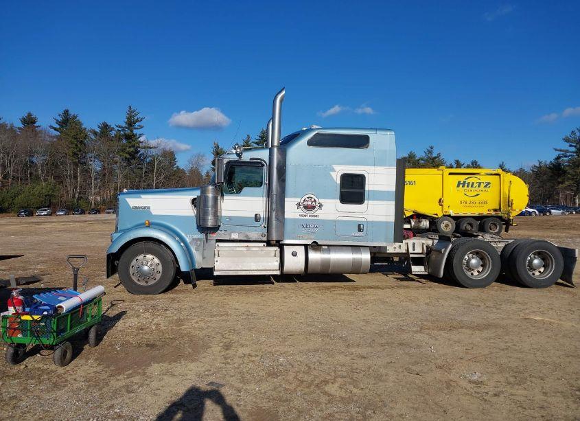 Photo 14 of 2018 Kenworth W900 N/A (VIN 1XKWD49X6JR209914)
