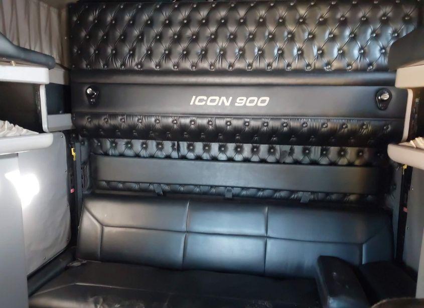 Photo 6 of 2018 Kenworth W900 N/A (VIN 1XKWD49X6JR209914)