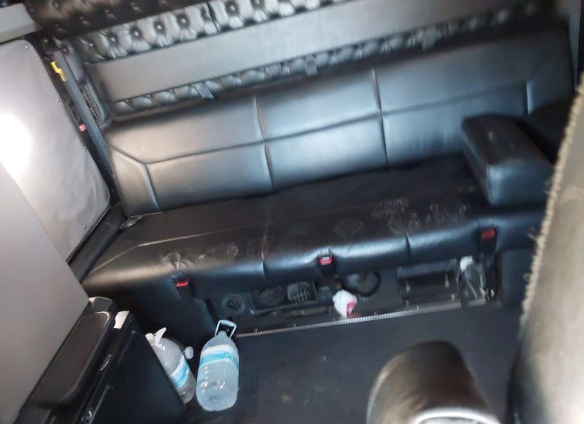 Photo 7 of 2018 Kenworth W900 N/A (VIN 1XKWD49X6JR209914)