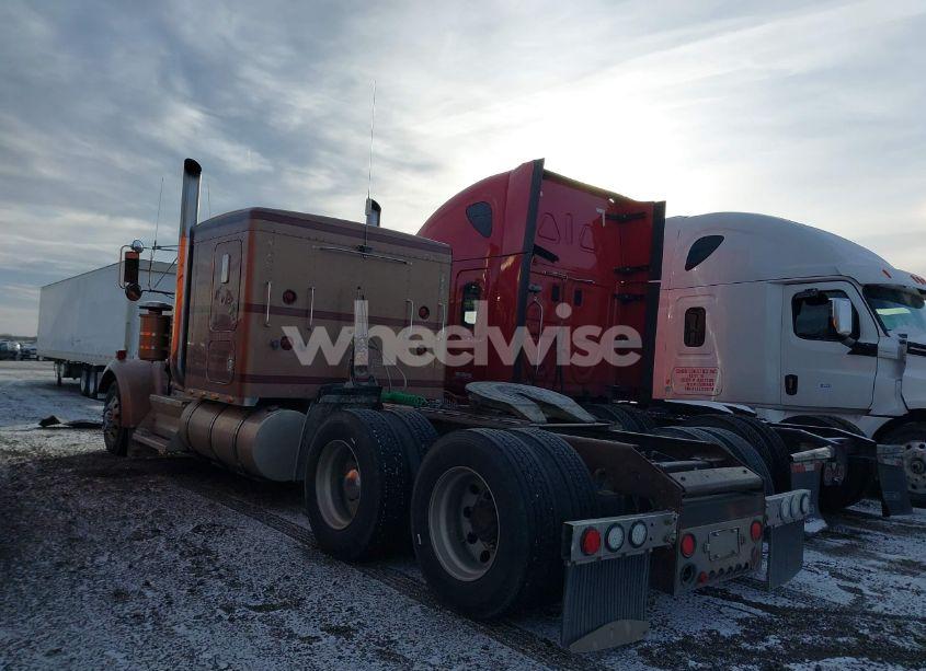 Photo 3 of 2006 Kenworth W900 W900 (VIN 1XKWD49XX6J146855)