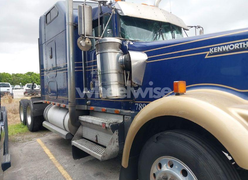 Photo 13 of 1999 Kenworth Construction W900 (VIN 1XKWD69X1XJ772386)