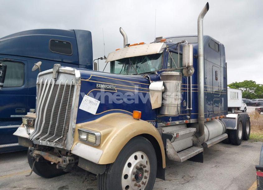 Photo 2 of 1999 Kenworth Construction W900 (VIN 1XKWD69X1XJ772386)