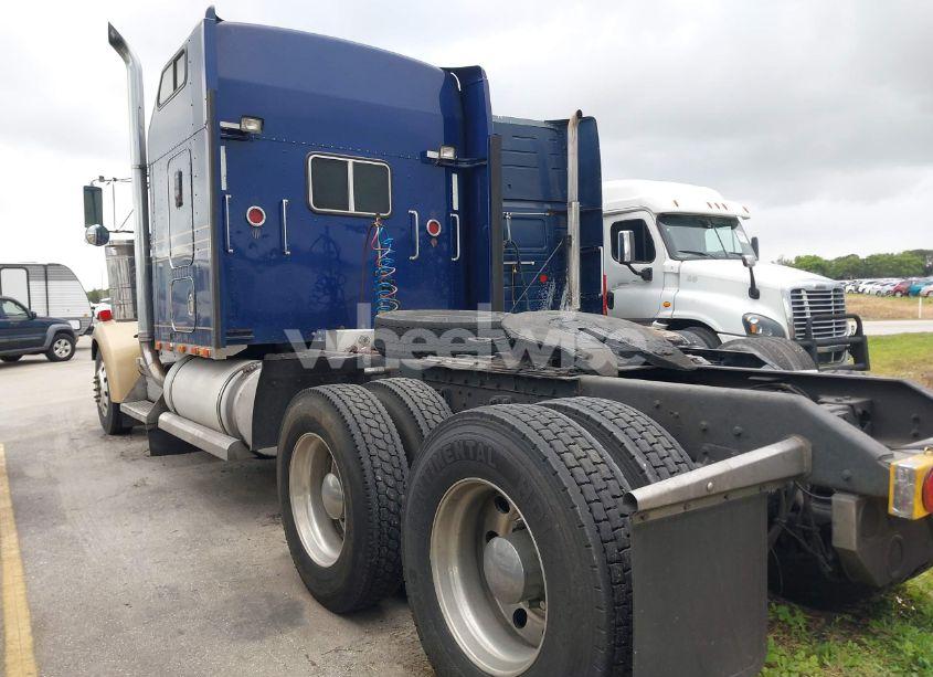 Photo 3 of 1999 Kenworth Construction W900 (VIN 1XKWD69X1XJ772386)