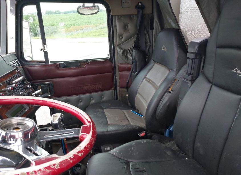 Photo 5 of 2000 Kenworth Construction W900 (VIN 1XKWD69X3YR848922)