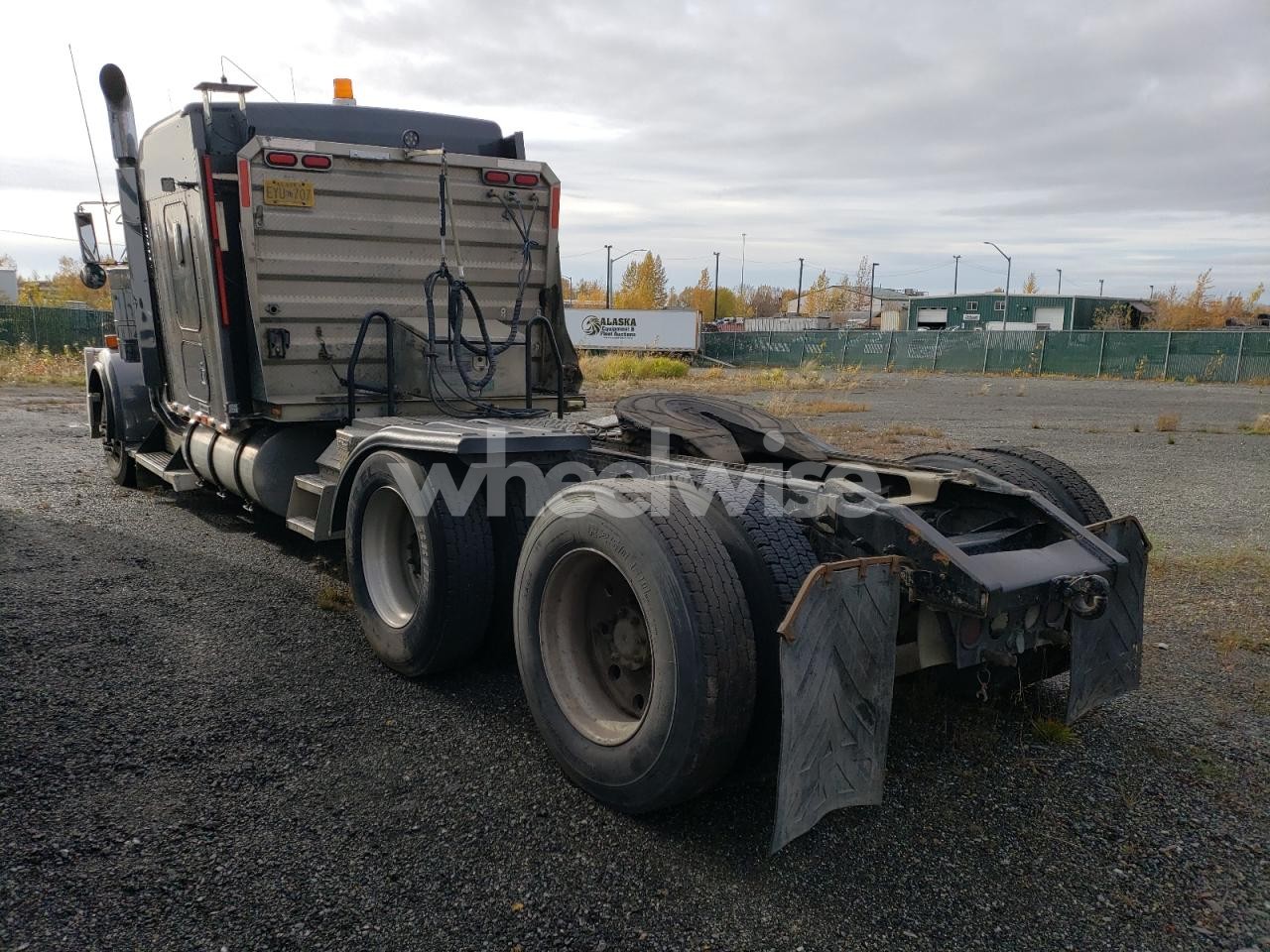 Photo 3 of 2007 KENWORTH W900 SEMI TRUCK (VIN 1XKWDB0X37R159886)